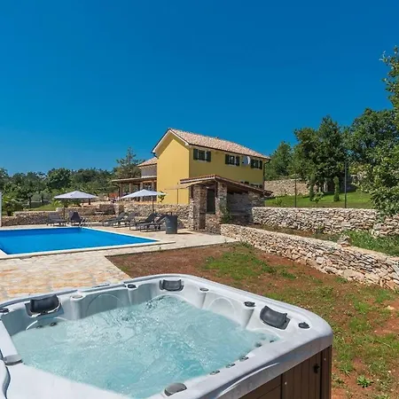 Holiday home Nina Vinela